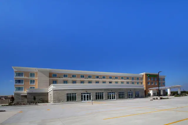 Photo 1 - Holiday Inn & Suites Peoria At Grand Prairie by IHG