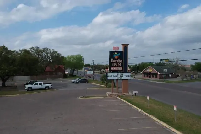 Photo 1 - Executive Inn Beeville US 181 By Capital O