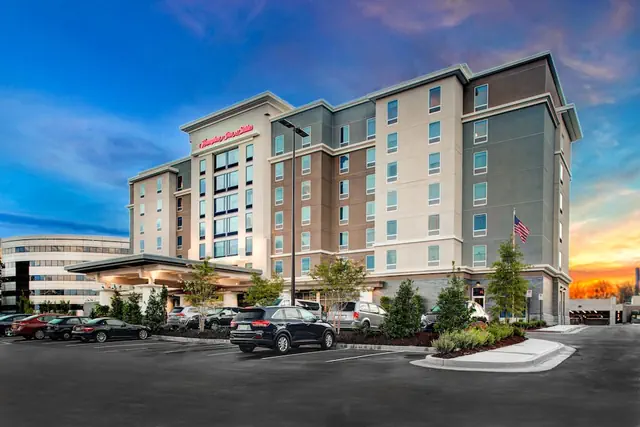 Photo 1 - Hampton Inn & Suites by Hilton Atlanta Perimeter Dunwoody