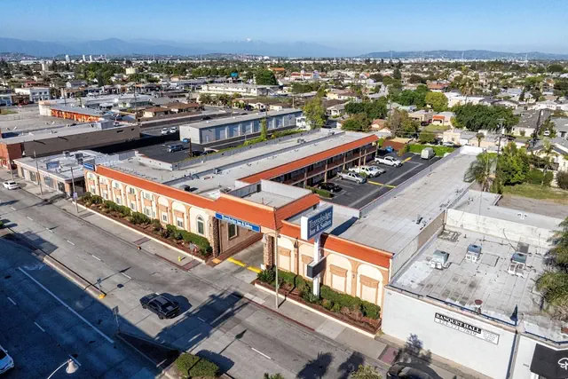 Photo 1 - Travelodge Inn & Suites by Wyndham Bell Los Angeles Area
