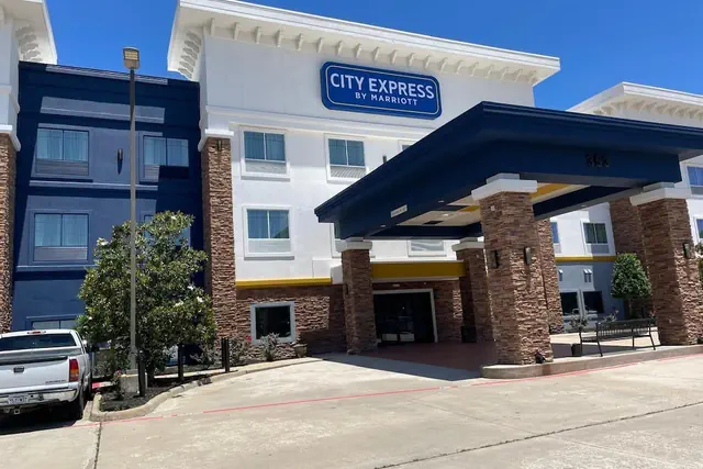 Photo 1 - City Express by Marriott Spring