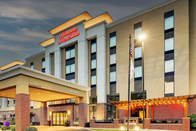 Photo 1 - Hampton Inn & Suites Rome