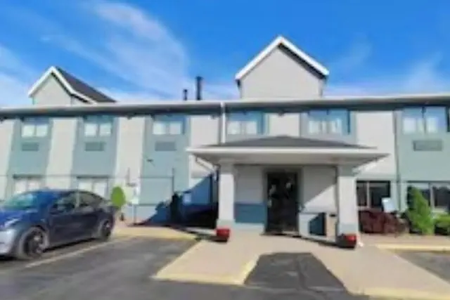 Photo 1 - Saint Joseph Inn & Suites Benton Harbor Near I-94