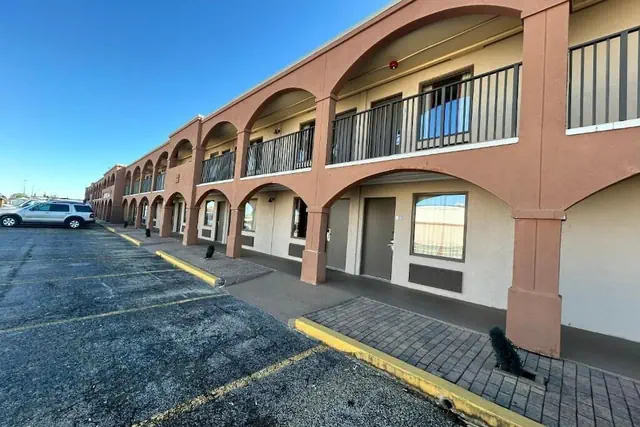 Photo 1 - Suite Dreams Hotel