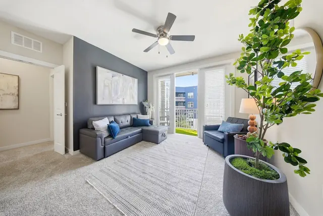 Photo 1 - Modern 2BR w Pool Pet-friendly Unit 18