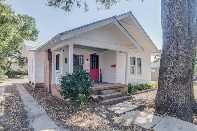 Photo 1 - Miazza Cottage in Gulfport
