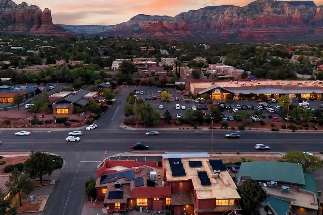 Photo 1 - Red Rock Nook by Avantstay West Sedona Retreat Near Trails + Dining + Mountain Views