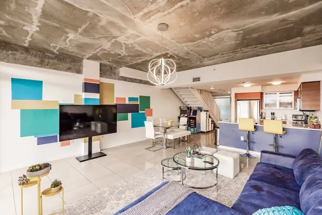 Photo 1 - Hang Ten- Large Townhome, lux Amenities, Parking