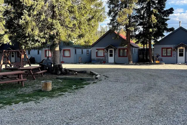 Photo 1 - Lone Pine Cabins