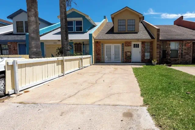 Photo 1 - Private Pool Bbq Steps To Beach 3 Bedroom Home