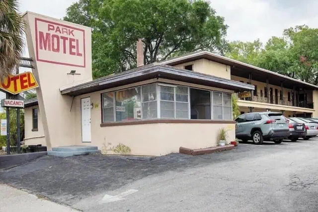 Photo 1 - Park Motel