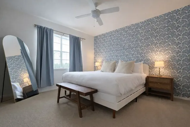 Photo 1 - Apex Executive Apartments - Kathryn Lane