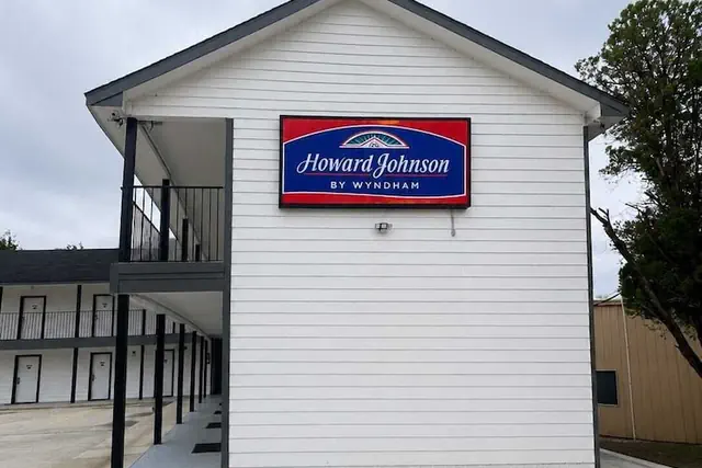 Photo 1 - Howard Johnson by Wyndham Hillsboro TX