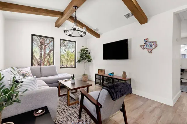 Photo 1 - Casita 5 Minutes From Gruene Hall and King Bed!