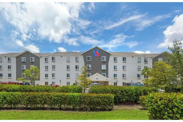 Photo 1 - Motel 6 Fort Myers FL