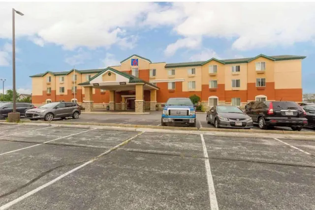 Photo 1 - Motel 6 Findlay Tiffin Avenue, OH