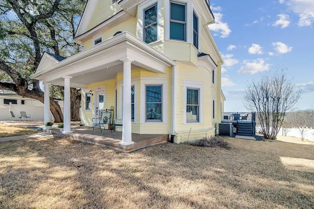 Photo 1 - The Main Street House, in the Heart of Marble Falls
