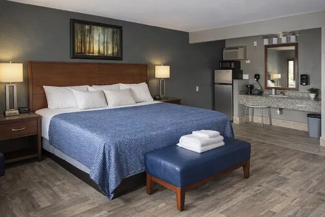 Photo 1 - Econolodge