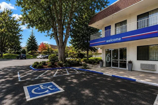Photo 1 - Studio 6 Suites – Yreka, Ca