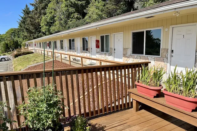 Photo 1 - Sea Echo Motel – Lincoln City