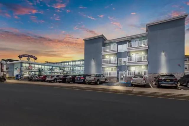 Photo 1 - Le Voyageur Motel