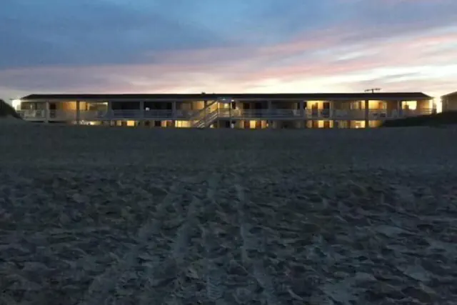 Photo 1 - Outer Banks Motor Lodge