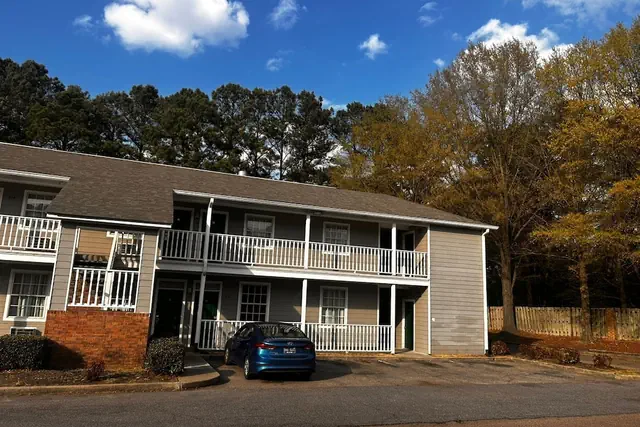 Photo 1 - Plantation Oaks Suites & Inn Millington