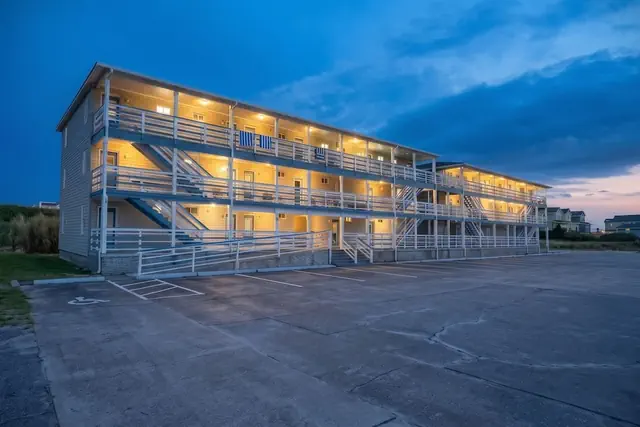 Photo 1 - Blue Heron Motel