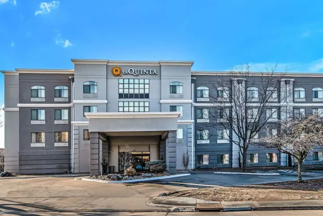 Photo 1 - La Quinta Inn & Suites by Wyndham Kearney