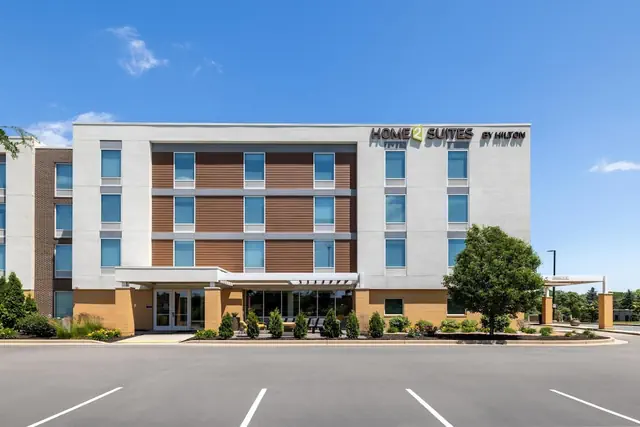 Photo 1 - Home2 Suites by Hilton Milwaukee Brookfield