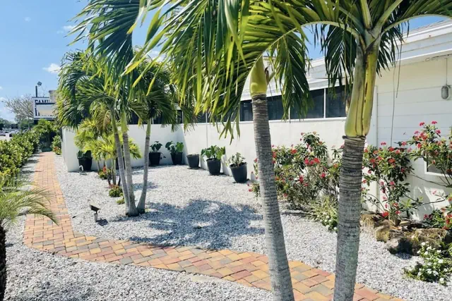 Photo 1 - Siesta Inn