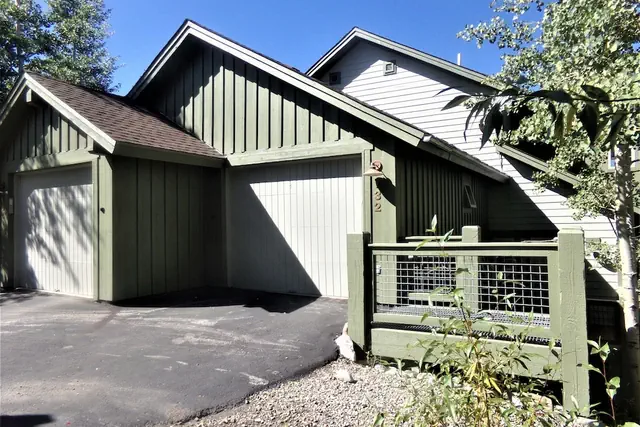Photo 1 - Anemone Townhome 3 Bed 3 Bath