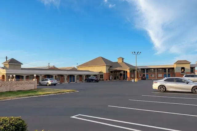 Photo 1 - Aloha Inn McAllen Airport near Medical center Tx