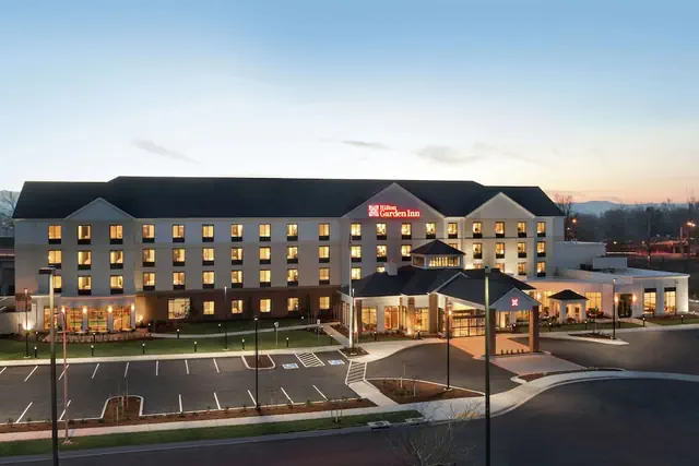 Photo 1 - Hilton Garden Inn Medford, OR 