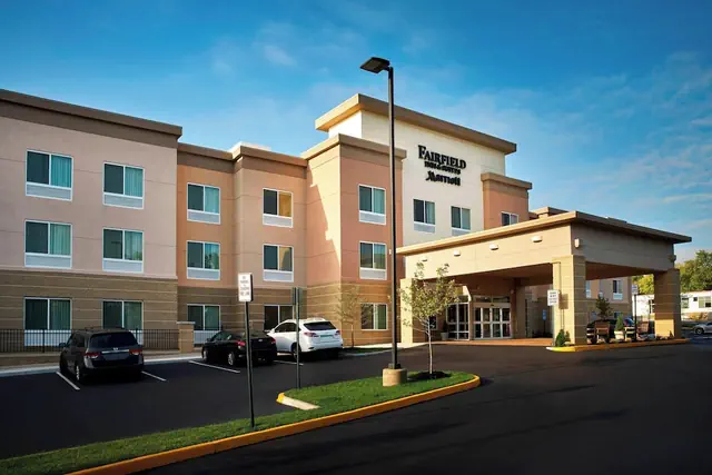 Photo 1 - Fairfield Inn & Suites by Marriott Alexandria