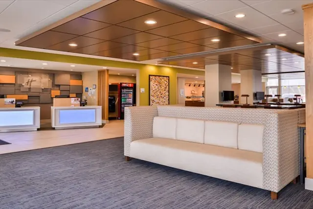 Photo 1 - Holiday Inn Express & Suites Parkersburg East by IHG