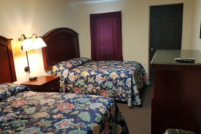 Photo 1 - Pleasant Hill Motel