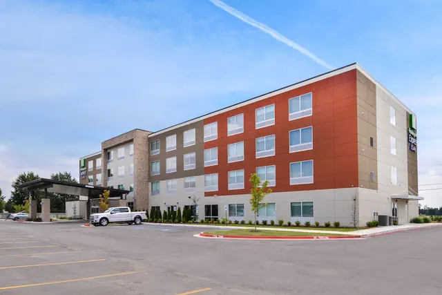 Photo 1 - Holiday Inn Express & Suites Siloam Springs by IHG
