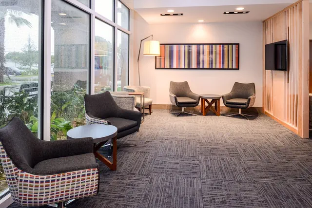 Photo 1 - Holiday Inn Express & Suites St. Petersburg - Madeira Beach by IHG