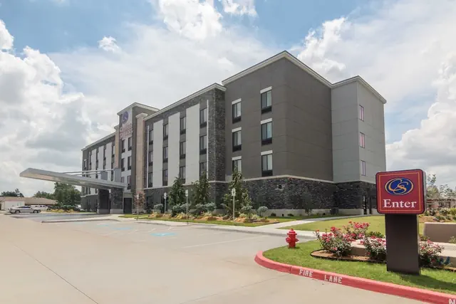 Photo 1 - Comfort Suites Meridian and I-40