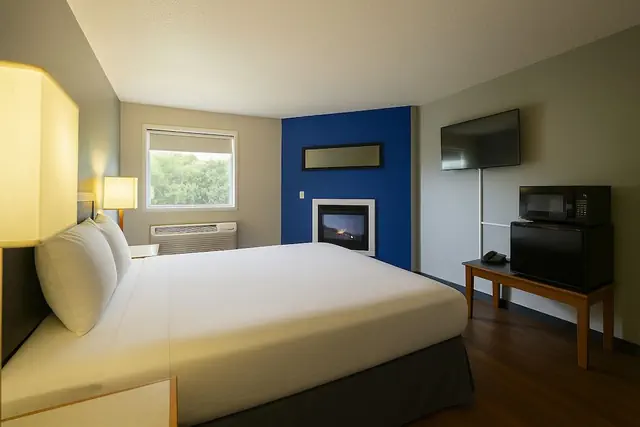 Photo 1 - Sunnyside Inn & Suites