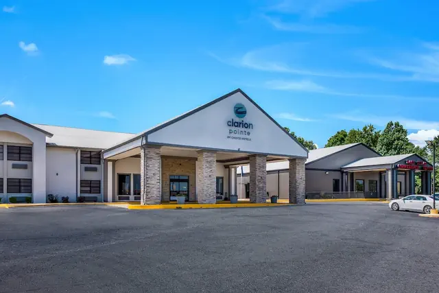 Photo 1 - Clarion Pointe Marshall
