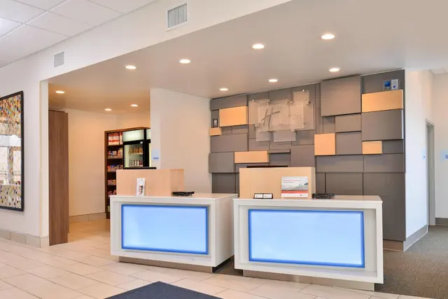 Photo 1 - Holiday Inn Express & Suites Brighton South - US 23 by IHG