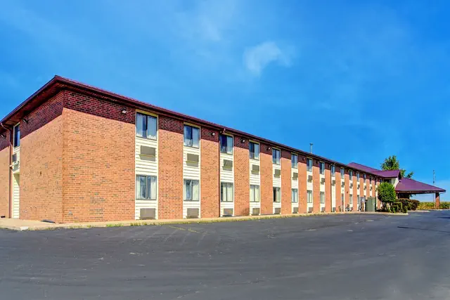 Photo 1 - Capital O Amerihost Inn and Suites Mexico Hwy 54 MO