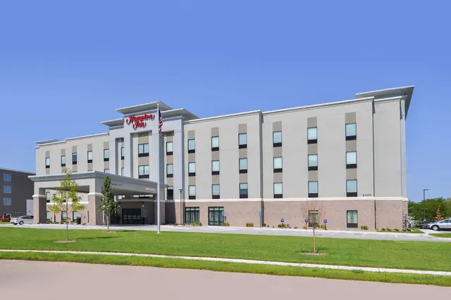 Photo 1 - Hampton Inn Omaha Airport