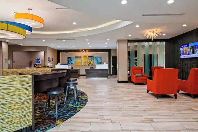Photo 1 - Holiday Inn Express And Suites Pasadena Houston Southeast by IHG