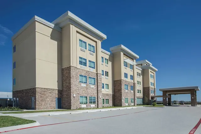 Photo 1 - La Quinta Inn & Suites by Wyndham Kingsville