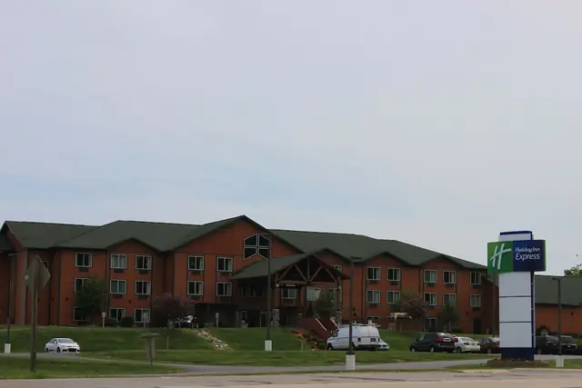 Photo 1 - Holiday Inn Express Munising-Lakeview by IHG