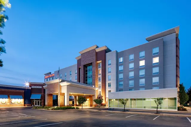 Photo 1 - Hampton Inn & Suites St. Louis at Forest Park