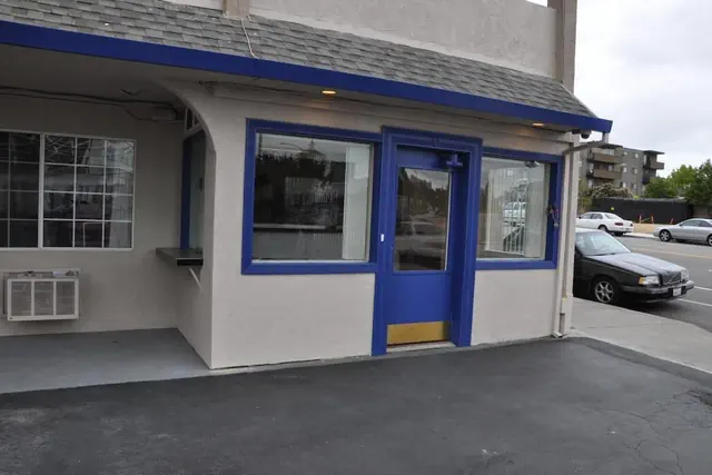 Photo 1 - Econo Lodge Oakland Lake Merritt Area